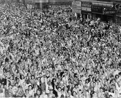 V-J Day in Times Square (Library of Congress)