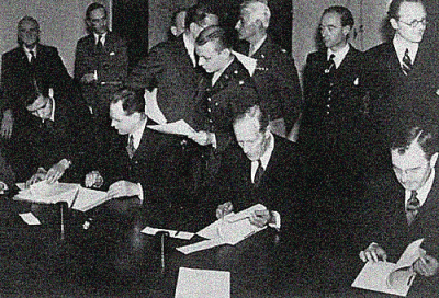 The signing of the War Crimes Commission agreement in 1945.