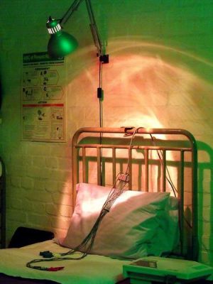 Hospital Bed (APM Alex/Flickr)