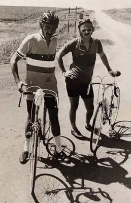 Donald Kaul (right) at the annual bike tour of Iowa he helped found in 1973 (Des Moines Register).