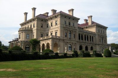 The estate tax was meant to discourage the wealthy dynasties and estates of the Gilded Age. (Flickr/Wally Gobetz)