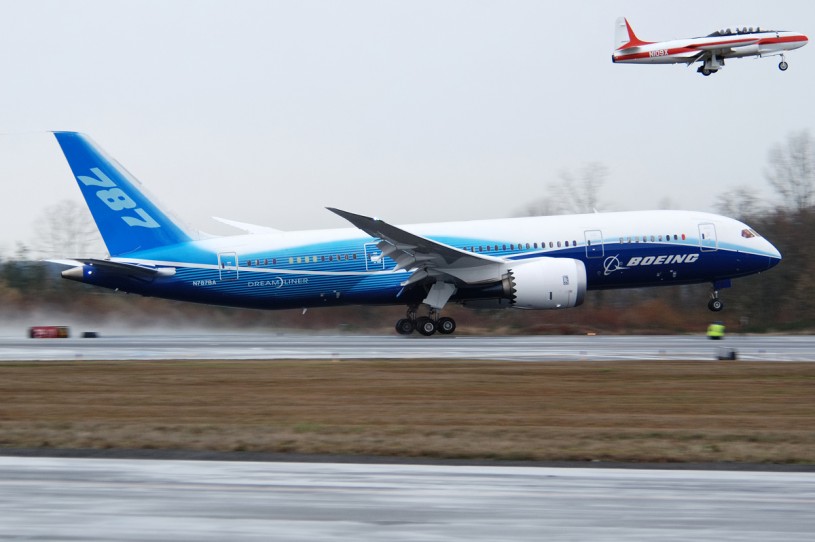 Boeing 787 takes off