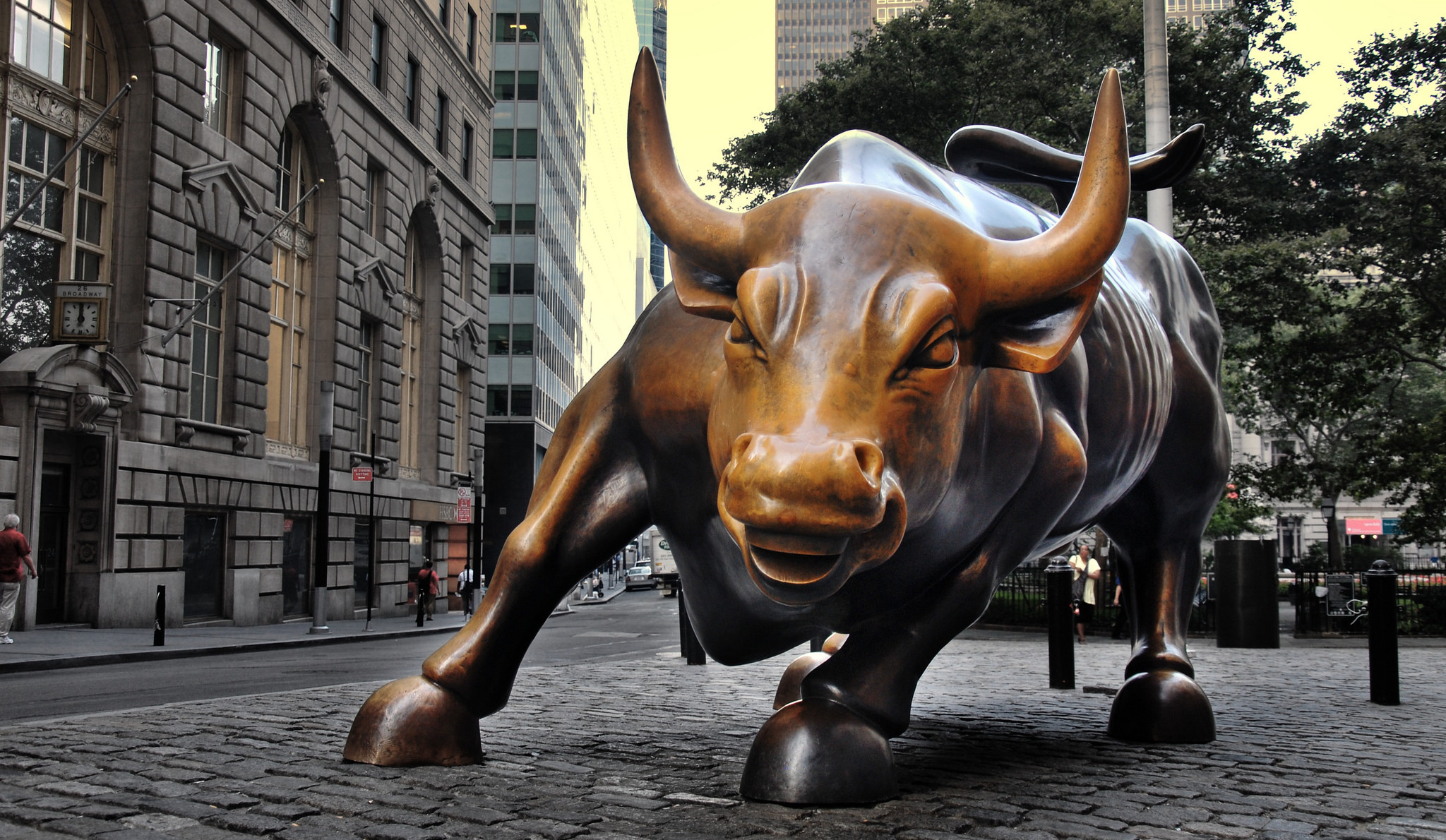 Four Wall Street Bonus Charts That May Make You Scream