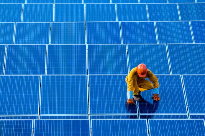 solar-panels-worker