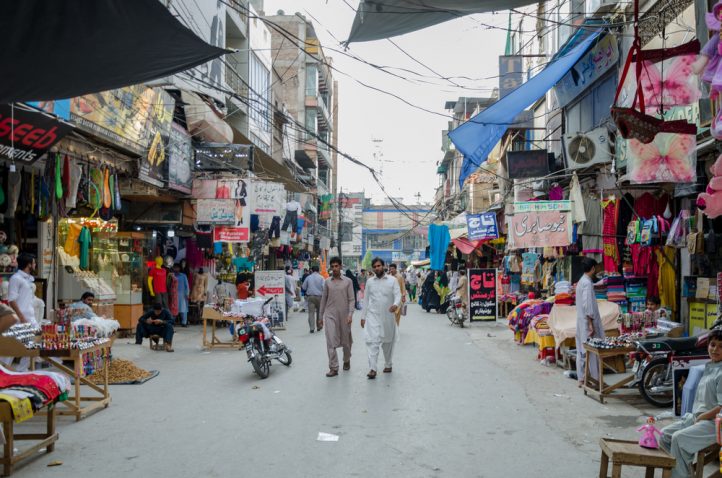 Pakistan-People-Walking