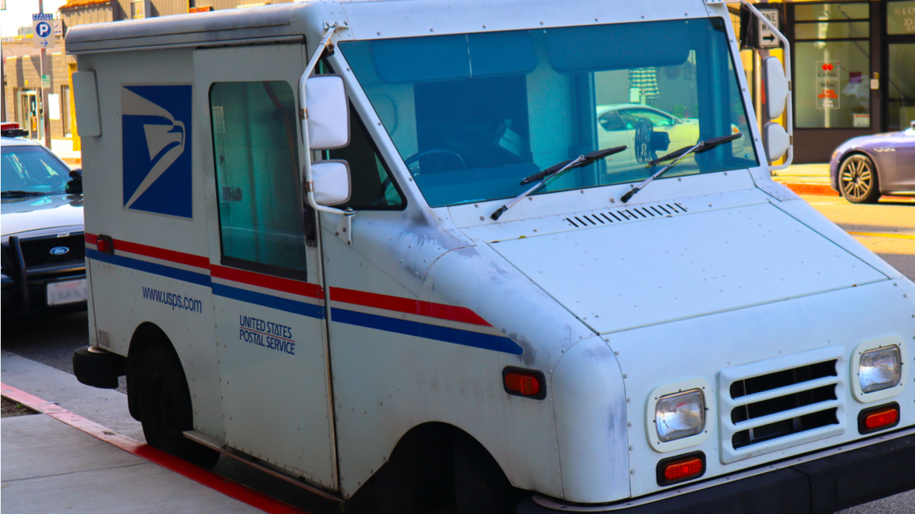 postal-service-USPS-mail-truck