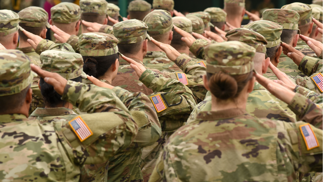 us-soldiers-salute-antiwar