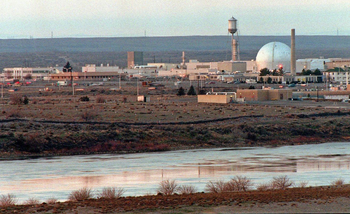 A wide view of a landscape featuring the Hanford nuclear site.