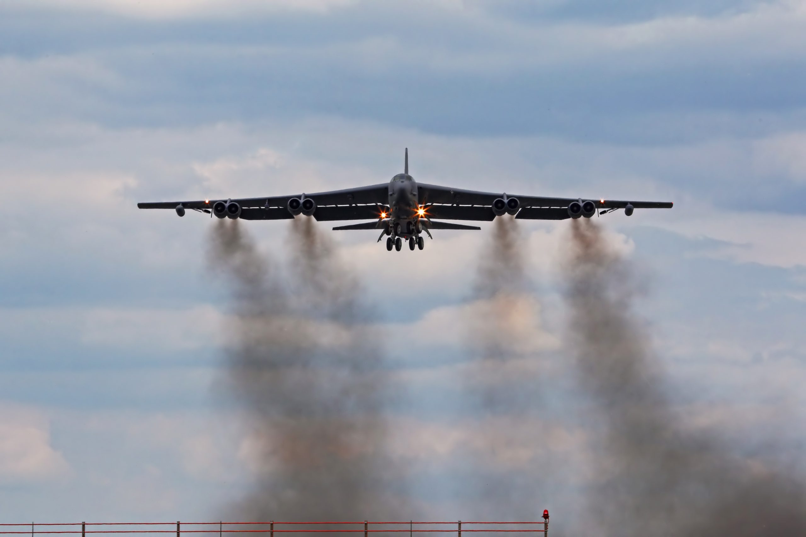 Image of a B 52 bomber taking off in Germany